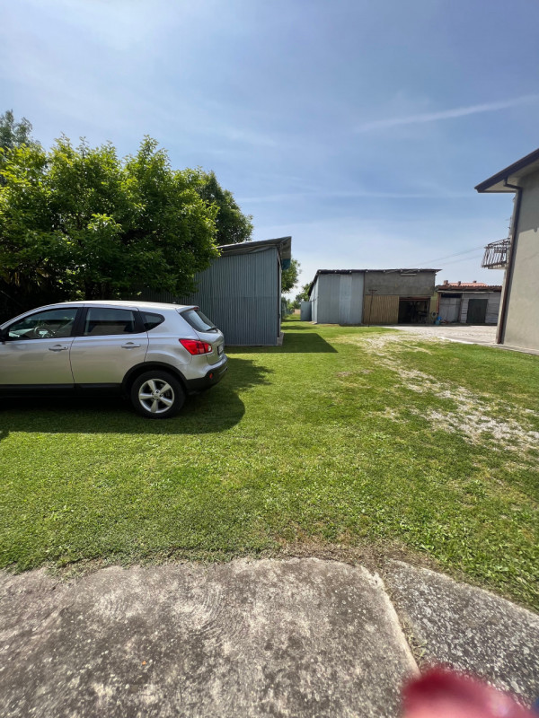 (Per INFO Cristina 3389226442) A Galta proponiamo in vendita 8.300 mq di terreno agricolo con abi...