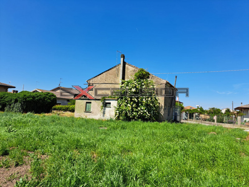 Rustici e casali in Vendita a Cavarzere
