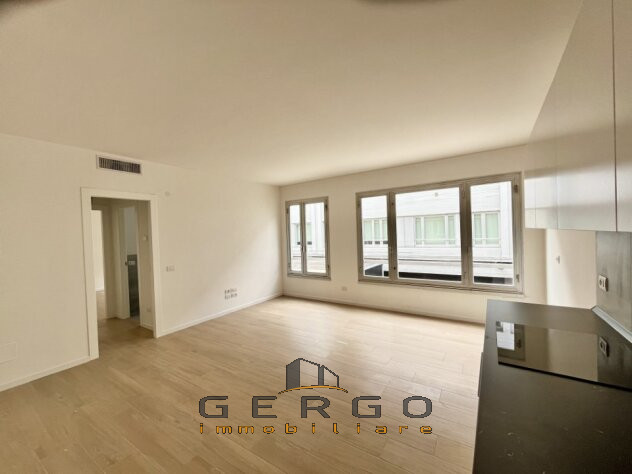 (Per info Monica 3482688677) Nel prestigioso contesto del Centro Storico di Padova, a pochi passi...