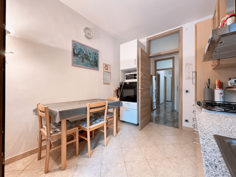 APPARTAMENTO CON RISCALDAMENTO AUTONOMO - PALAZZINA DI SOLE 6 UNITA'

Vieni a scoprire questo lum...