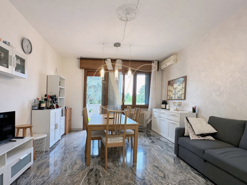 APPARTAMENTO CON RISCALDAMENTO AUTONOMO - PALAZZINA DI SOLE 6 UNITA'

Vieni a scoprire questo lum...