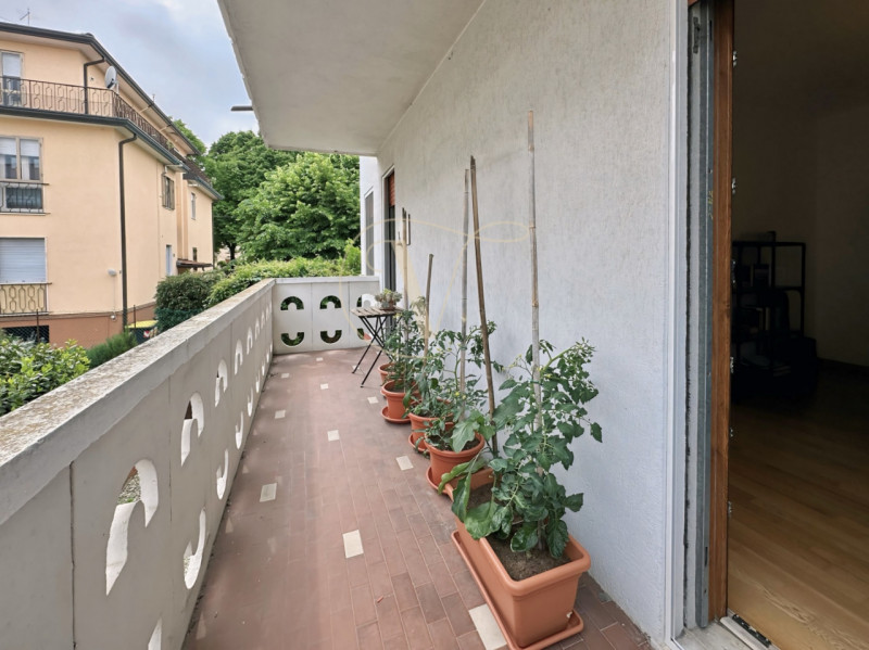 APPARTAMENTO CON RISCALDAMENTO AUTONOMO - PALAZZINA DI SOLE 6 UNITA'

Vieni a scoprire questo lum...