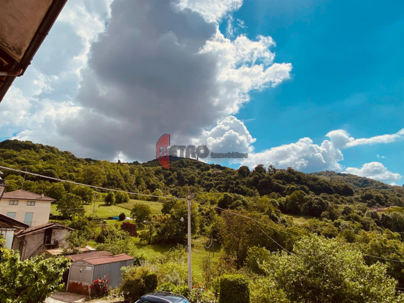 In vendita da Metro Immobiliare, proponiamo una casa di corte situata ai Massignani di Valdagno, ...