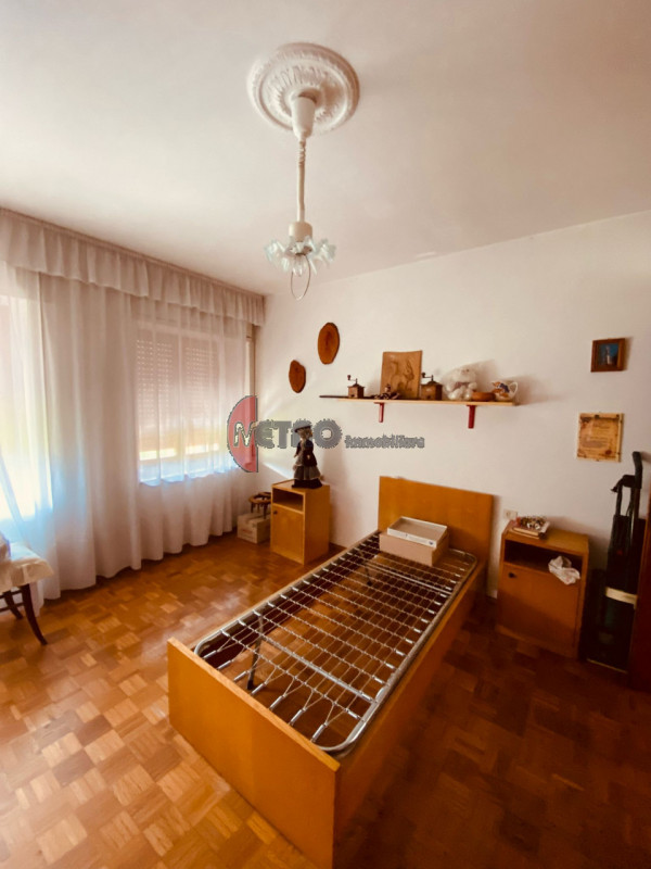 In vendita da Metro Immobiliare, proponiamo una casa di corte situata ai Massignani di Valdagno, ...