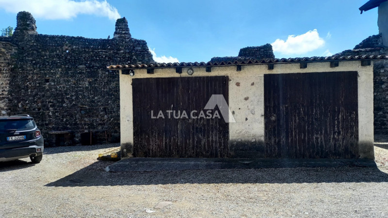 Rustici e casali in Vendita a Peschiera del Garda