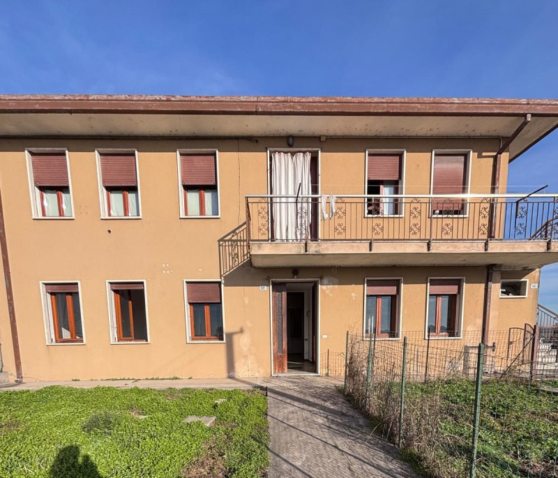 Piacenza d'Adige Vendita Appartamento più di 5 locali