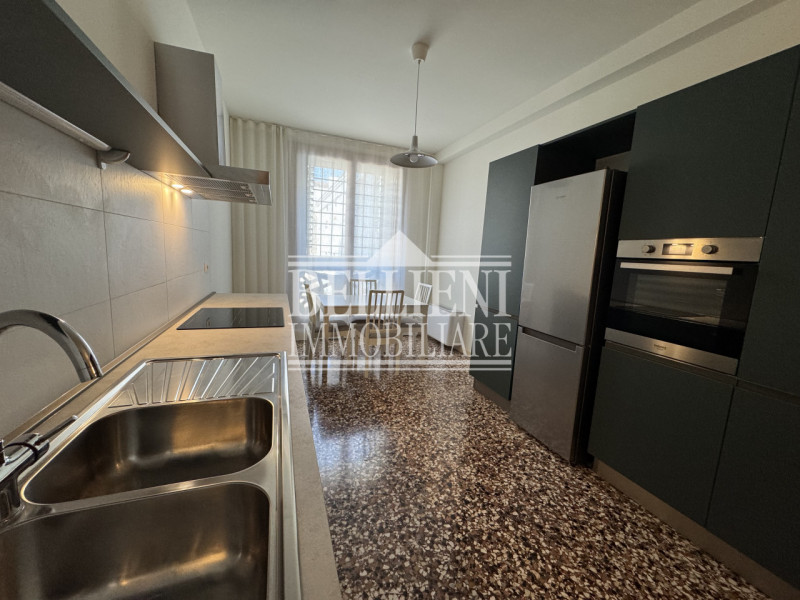 CENTRO STORICO: Nella via più prestigiosa di Vicenza, in un palazzo palladiano ottimamente conser...