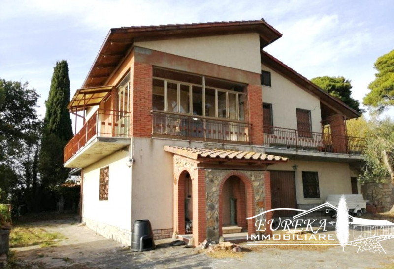 Ville e Villette in Vendita a Castiglione del Lago