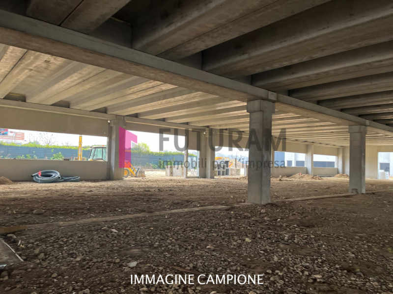 Rif: 525MIC - TEGLIO VENETO - Per info 3473209826 - in zona industriale in VENDITA capannoni arti...