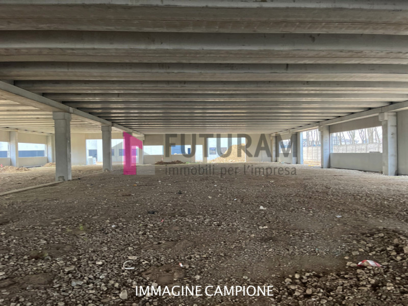 Rif: 525MIC - TEGLIO VENETO - Per info 3473209826 - in zona industriale in VENDITA capannoni arti...