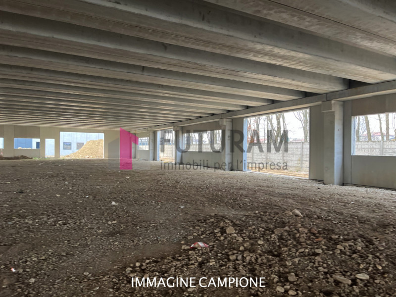 Rif: 525MIC - TEGLIO VENETO - Per info 3473209826 - in zona industriale in VENDITA capannoni arti...