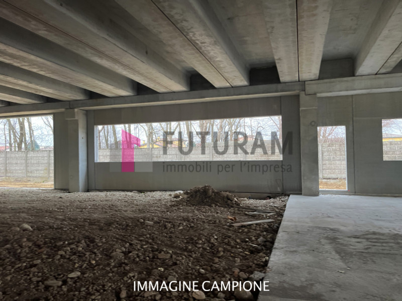 Rif: 525MIC - TEGLIO VENETO - Per info 3473209826 - in zona industriale in VENDITA capannoni arti...