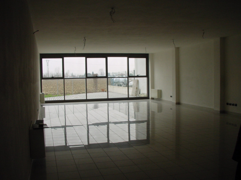 Non perdere l'opportunità di avere il tuo laboratorio, con la possibilità di trasformarlo in uffi...