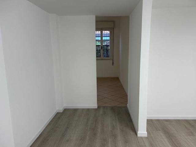 ALBIGNASEGO: CENTRALISSIMO, con buona possibilità di parcheggio, in zona di forte passaggio, prop...