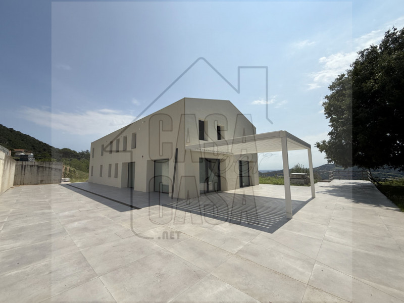 Riferimento R202: A Teolo, in una delle location più suggestive e panoramiche dei Colli Euganei, ...