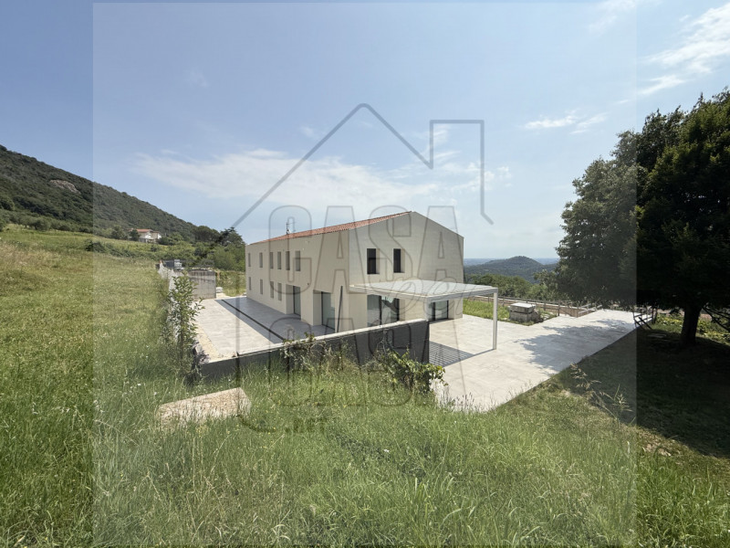 Riferimento R202: A Teolo, in una delle location più suggestive e panoramiche dei Colli Euganei, ...