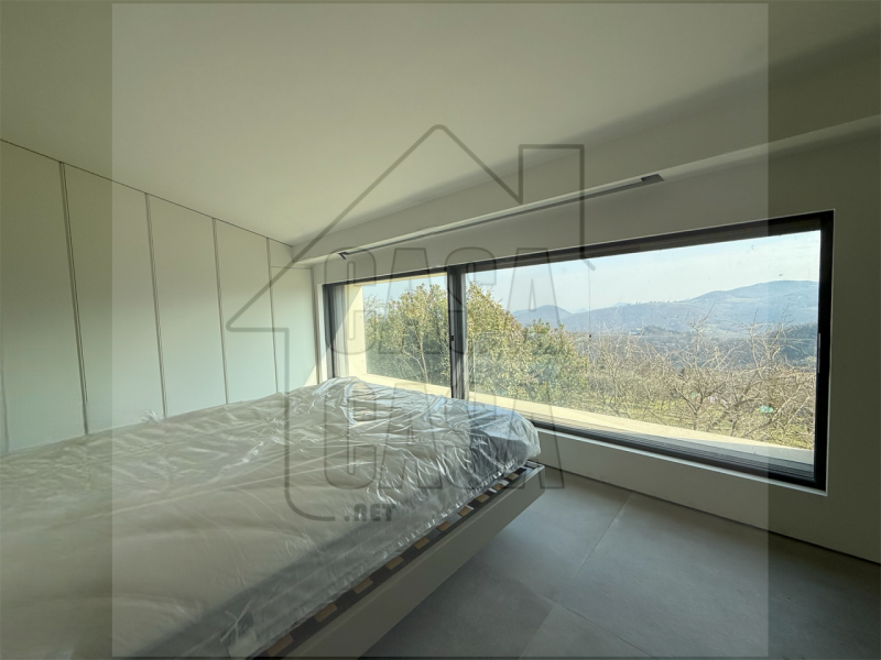 Riferimento R202: A Teolo, in una delle location più suggestive e panoramiche dei Colli Euganei, ...