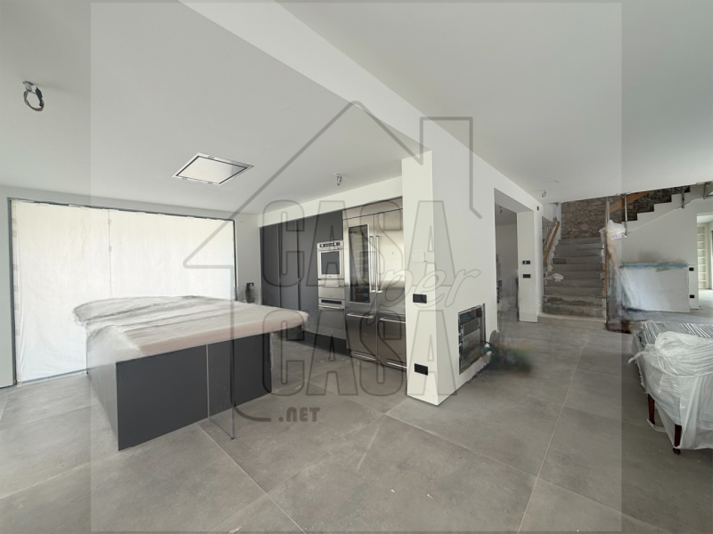 Riferimento R202: A Teolo, in una delle location più suggestive e panoramiche dei Colli Euganei, ...