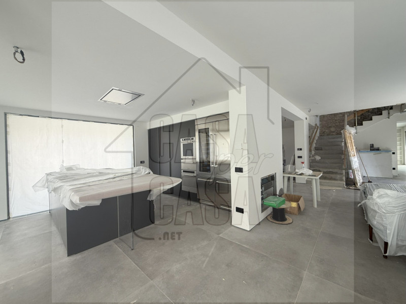 Riferimento R202: A Teolo, in una delle location più suggestive e panoramiche dei Colli Euganei, ...