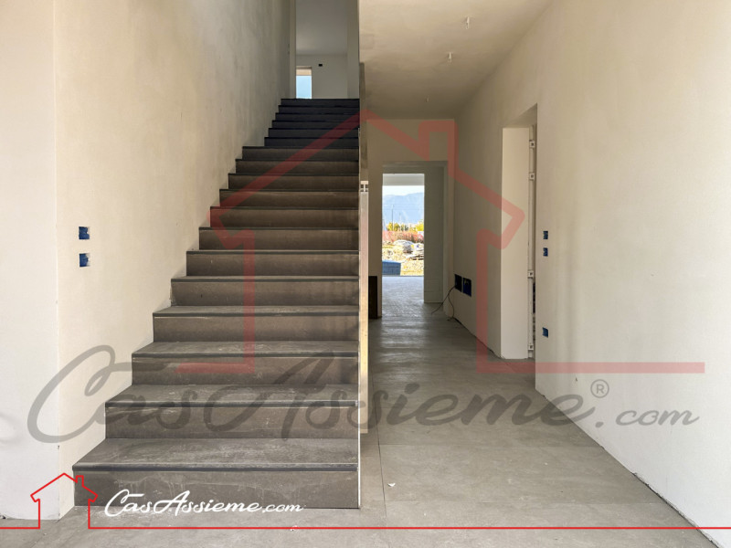 Rif. AG012
CHIAVI IN MANO - ULTIMA UNITA'!
All'interno di una splendida zona residenziale in fase...