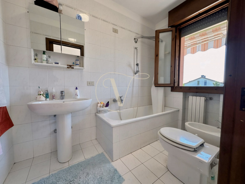 Se sei interessato a questo immobile contatta Filippo DIRETTAMENTE SU WHATSAPP al 3496784355.

Si...