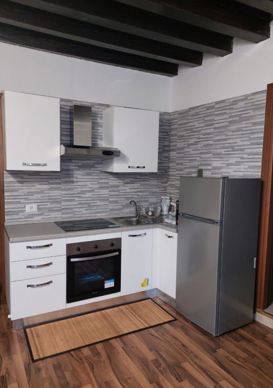 VICENZA CENTRO: BILOCALE IN LOCAZIONE IN CORSO PADOVA - Rif. 8091

All'interno di bella palazzina...