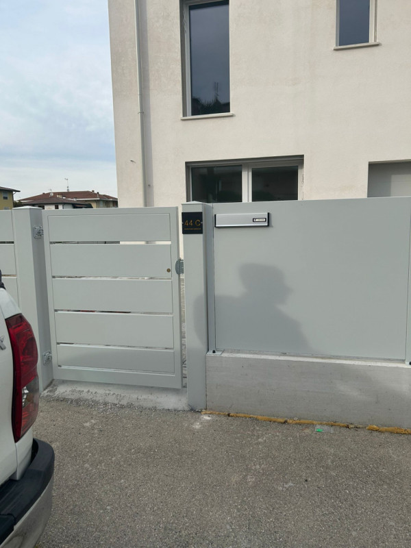 Nel cuore del tranquillo quartiere residenziale Bosco, nel comune di Rubano, proponiamo in vendit...