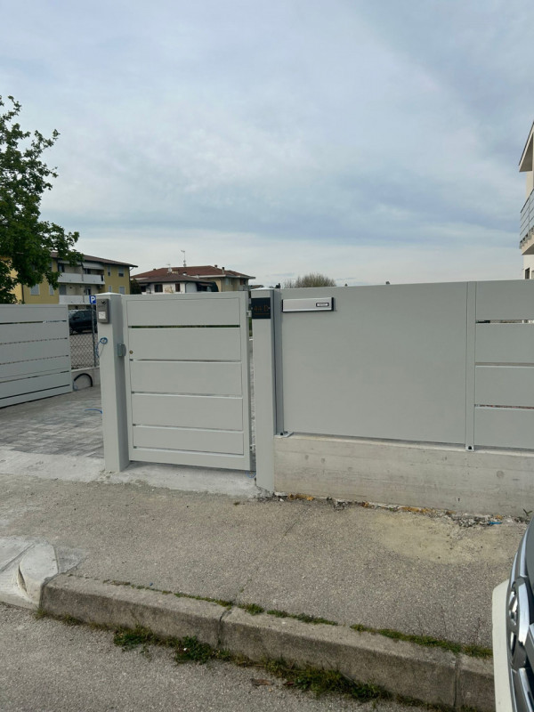 Nel cuore del tranquillo quartiere residenziale Bosco, nel comune di Rubano, proponiamo in vendit...