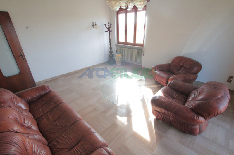 Bolzano Vicentino: questa particolare soluzione è ideale per chi necessita di grandi spazi abitat...