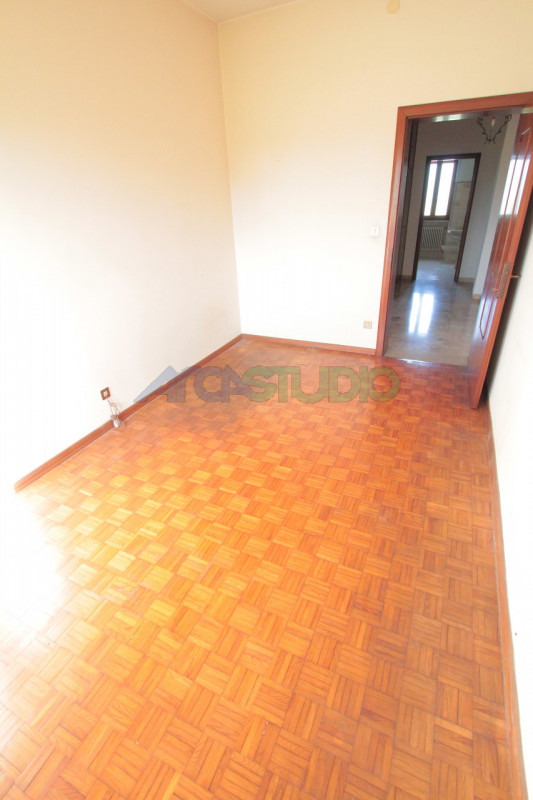 Bolzano Vicentino: questa particolare soluzione è ideale per chi necessita di grandi spazi abitat...