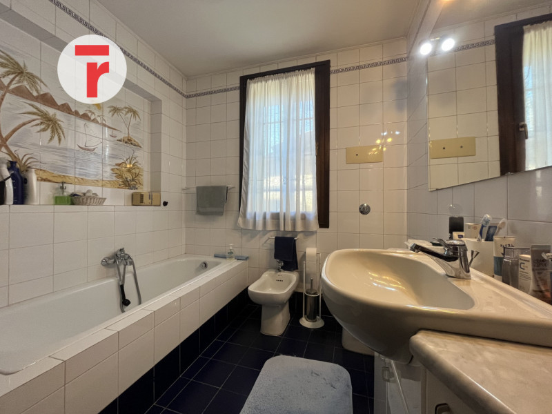 Pieve di Curtarolo: posizione comoda per l'accesso alla SS47 Valsugana di collegamento con i comu...