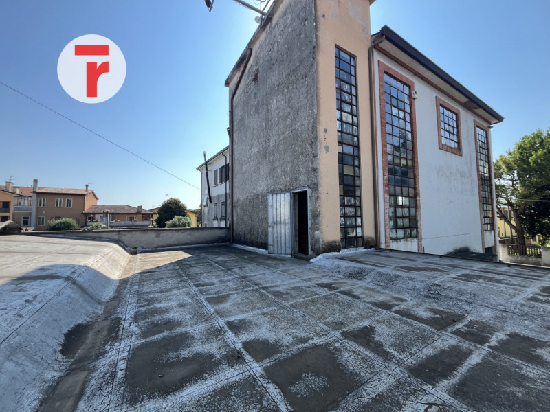 Pieve di Curtarolo: posizione comoda per l'accesso alla SS47 Valsugana di collegamento con i comu...