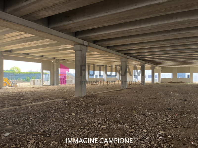 Rif: 525AMIC - TEGLIO VENETO - Si prenota la possibilità di avere in LOCAZIONE un capannone in co...