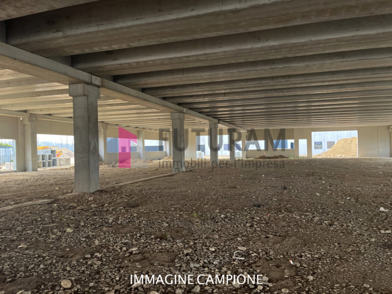 Rif: 525AMIC - TEGLIO VENETO - Si prenota la possibilità di avere in LOCAZIONE un capannone in co...