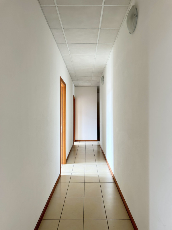 VIGODARZERE - Saletto: questo immobile, situato al primo piano di un recente fabbricato commercia...