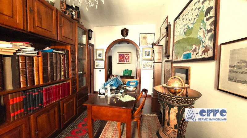 Situato in una zona centrale di Bassano del Grappa, questo appartamento si trova al secondo piano...