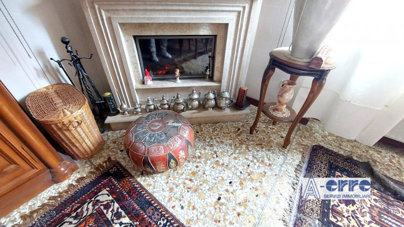 Situato in una zona centrale di Bassano del Grappa, questo appartamento si trova al secondo piano...