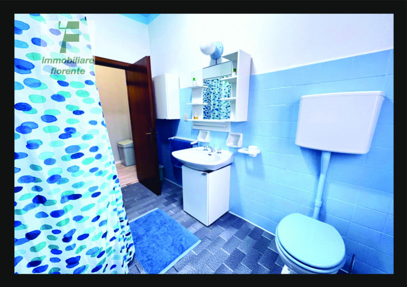 In QUARTIERE RESIDENZIALE...COMODA AL CENTRO PAESE...SU UN LOTTO di MQ 500...GRANDE CASA SINGOLA ...