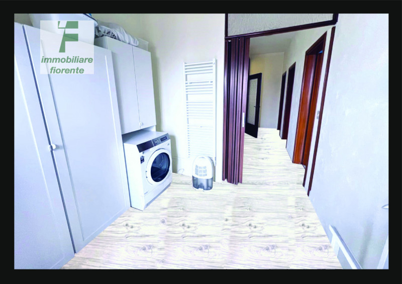 In QUARTIERE RESIDENZIALE...COMODA AL CENTRO PAESE...SU UN LOTTO di MQ 500...GRANDE CASA SINGOLA ...