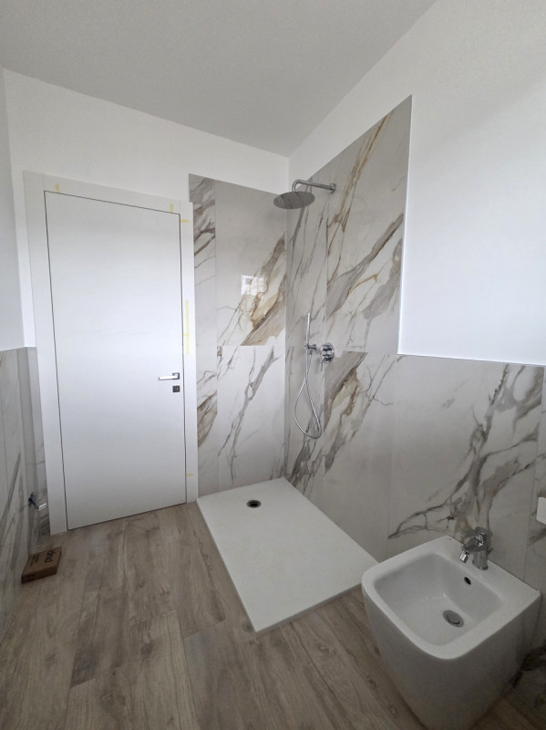 ABANO TERME - Situato nel rinomato quartiere di San Giuseppe, questo ATTICO esclusivo unisce la t...