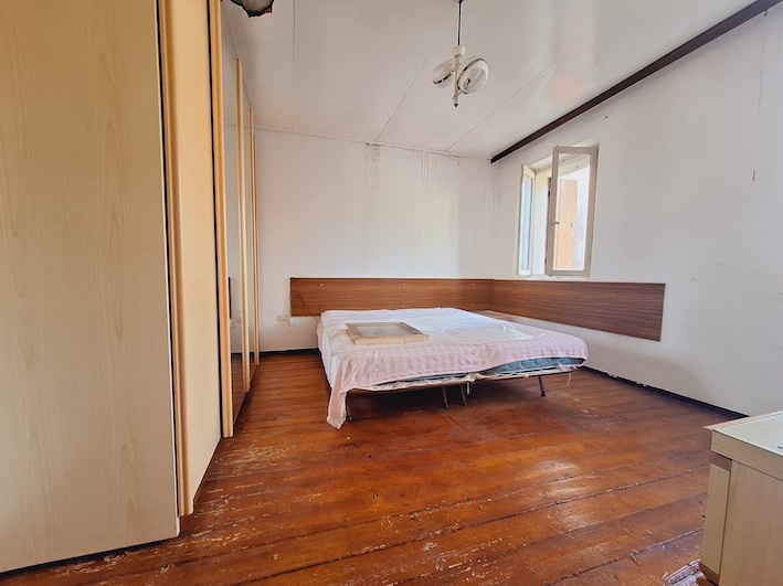 In vendita a Sarmede, nella zona tranquilla e pittoresca di Montaner, proponiamo in vendita una s...