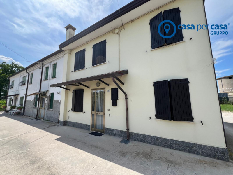 Villanova Marchesana Vendita Casa a schiera porzione di testa