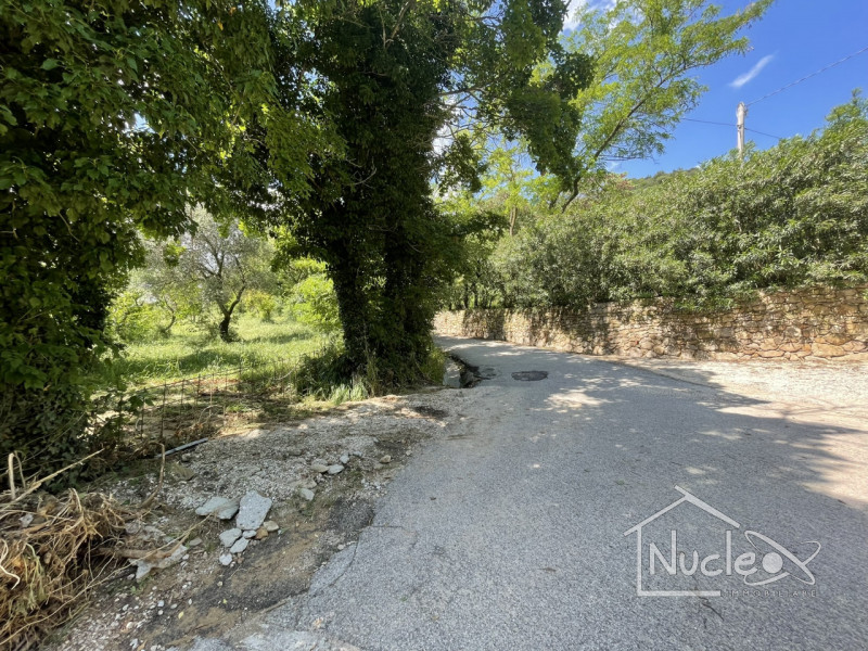 Terreno edificabile di circa 1000 mq., situato in posizione tranquilla, immersa nel verde dei col...