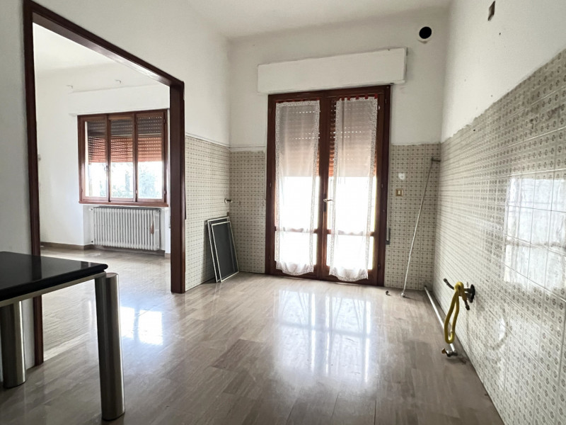 Bastia di Rovolon (PD):

Ti presentiamo una porzione di bifamiliare con 1000 mq di giardino priva...