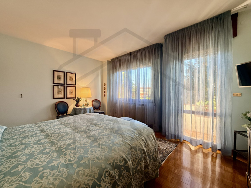 ABANO TERME - Nel rinomato quartiere residenziale di San Lorenzo ad Abano Terme, proponiamo in ve...