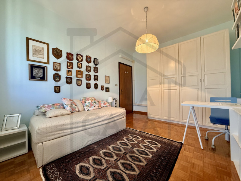 ABANO TERME - Nel rinomato quartiere residenziale di San Lorenzo ad Abano Terme, proponiamo in ve...