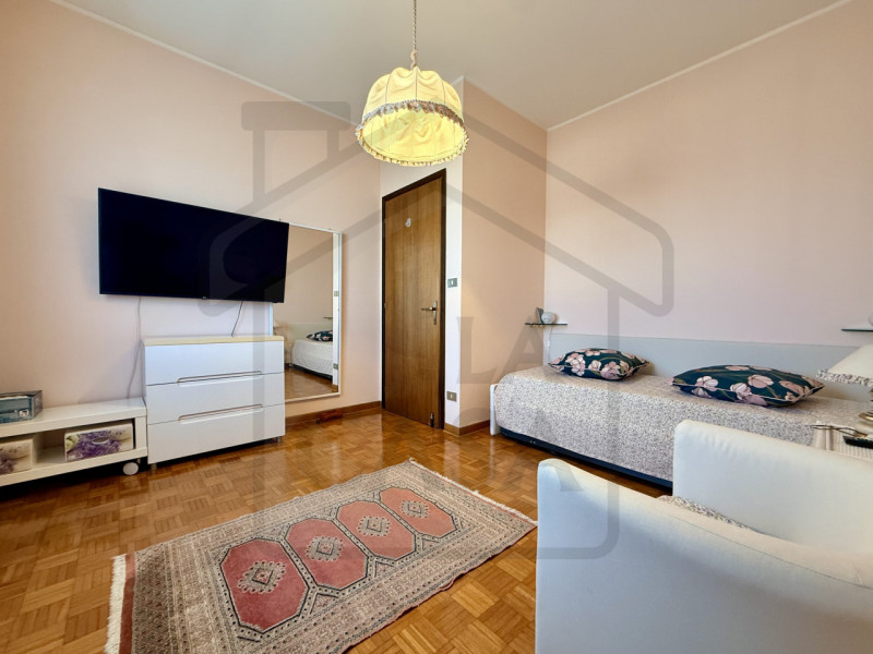 ABANO TERME - Nel rinomato quartiere residenziale di San Lorenzo ad Abano Terme, proponiamo in ve...