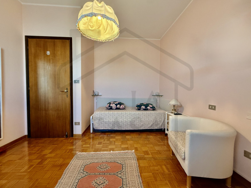 ABANO TERME - Nel rinomato quartiere residenziale di San Lorenzo ad Abano Terme, proponiamo in ve...