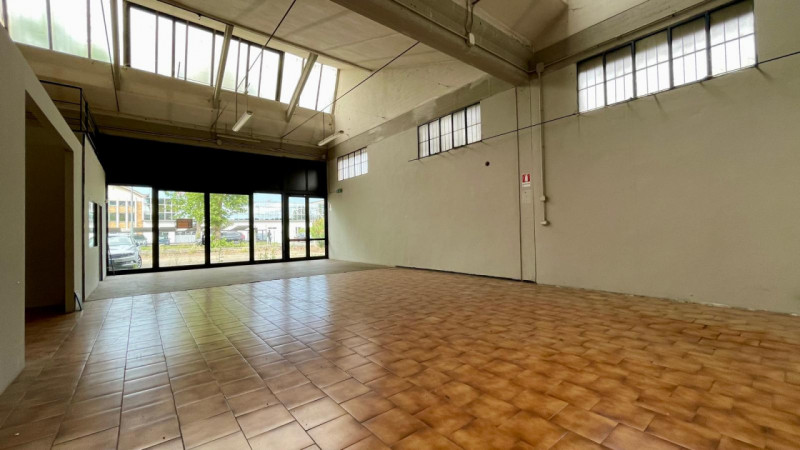 Capannoni industriali ed artigianali in vendita e affitto in Vendita a Soliera