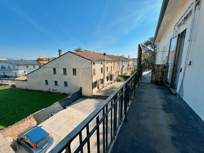 Ottima opportunità nel cuore di Villafranca Padovana!
L’immobile si sviluppa interamente al secon...